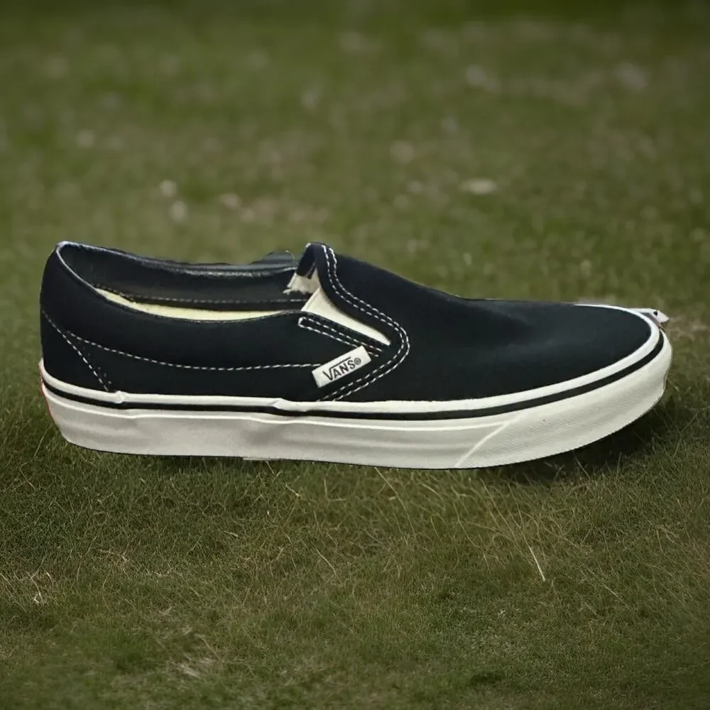 New Men's Size 13 Vans Classic Slip-on Black White VN000EYEBLK
